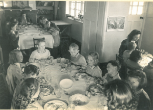 1949 - Lunchtime 2